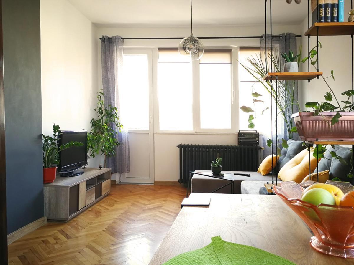 סופיה Sunny Downtown Apartment For 4 מראה חיצוני תמונה
