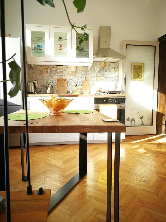 סופיה Sunny Downtown Apartment For 4 מראה חיצוני תמונה