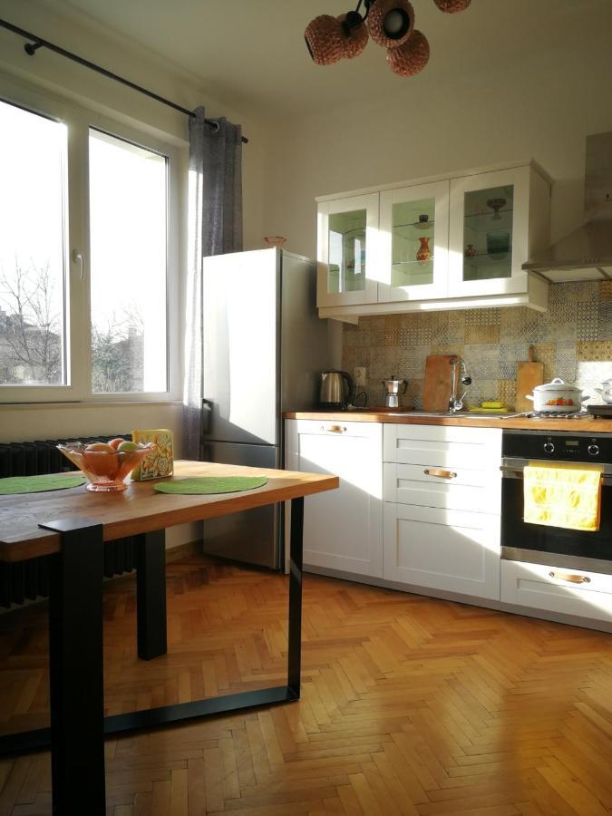 סופיה Sunny Downtown Apartment For 4 מראה חיצוני תמונה